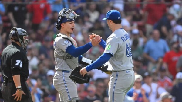 Brandon Valenzuela entrega em 9º, Blue Jays vence Red Sox