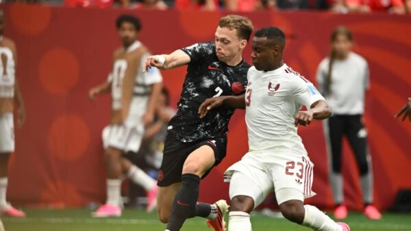 Assim Madibo, do Catar, é suspenso por 5 jogos por machucar o canadense Ismael Kone