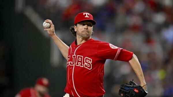 Jacob deGrom do Rangers se esforça para começar melhor contra Marlins