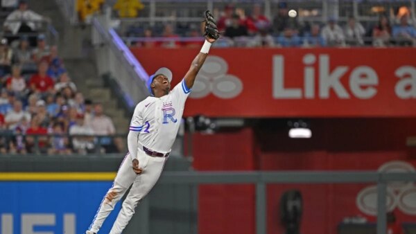 Royals perseguem a primeira vitória em casa sobre os Cardinals em 25 anos