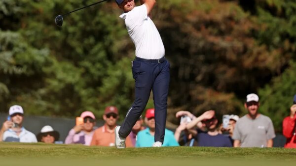 Wyndham Clark vence por 6 no US Open, Scottie Scheffler lidera o grupo de perseguição