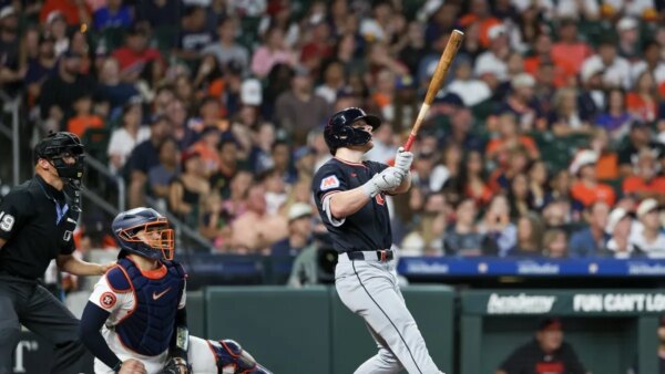 A noite da carreira de Travis Bazzana impulsiona os Guardiões contra os Astros