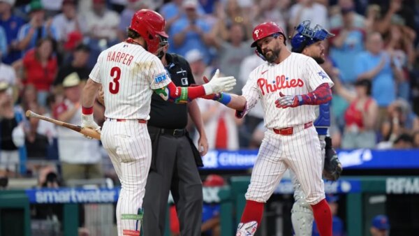 Kyle Schwarber (3 HRs), Bryce Harper (ciclo) ajudam Phillies a vencer o Mets