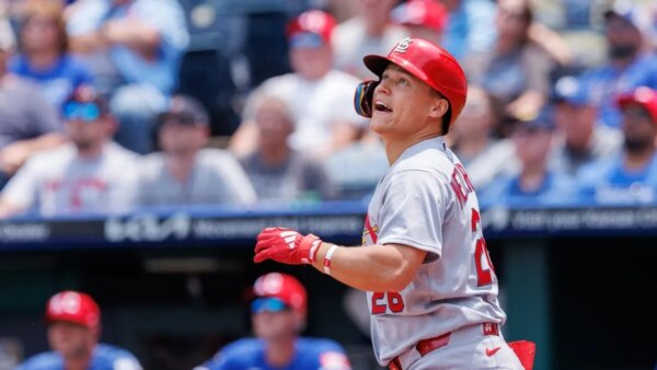 JJ Wetherholt marca duas vezes enquanto os Cardinals derrotam os Royals por 12-10
