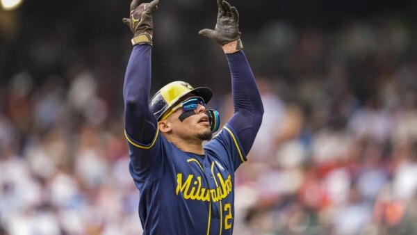 Brewers perdem entrada de 8 corridas no Braves para salvar o final