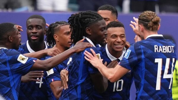 Mais dois gols de Kylian Mbappe levam a França à vitória por 3 a 0 sobre o Iraque