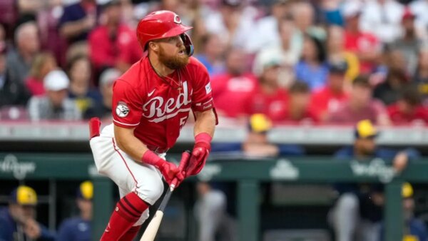 Reds colocam OF Blake Dunn em IL; Suarez e De La Cruz derrotaram o Pirates
