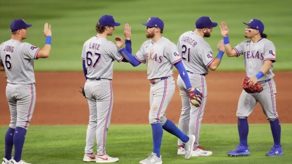 ‘Limping’ Rangers recupera o equilíbrio, vitória na série de perseguição contra Marlins