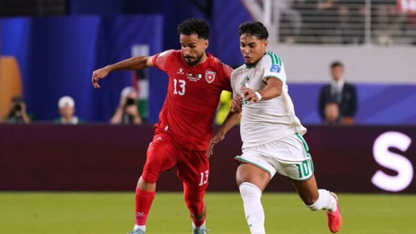 Gols no segundo tempo levam a Argélia à vitória sobre a Jordânia
