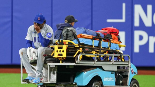 Cubs RHP Edward Cabrera foi expulso com aparente lesão na perna