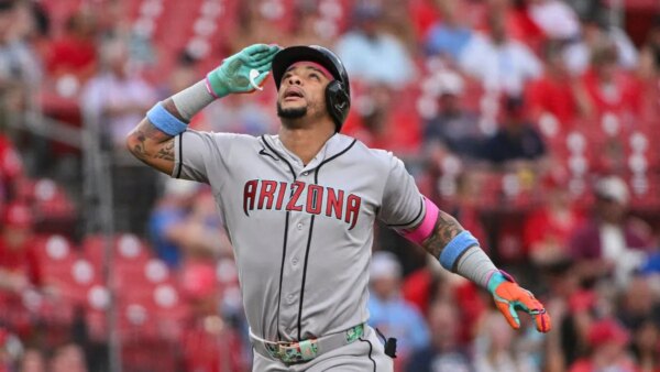 Diamondbacks explodem por 6 em 4º lugar para derrotar Cardinals