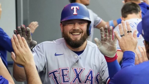 Rangers competem para aproveitar a onda de energia na revanche contra Jays