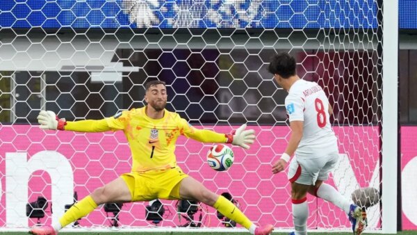 EUA voltam o foco depois que o time B perde no último minuto para a Turquia