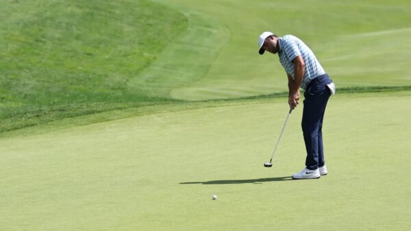 Scottie Scheffler a centímetros de 59, salta para a liderança no Travellers Championship