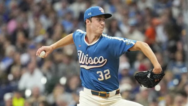 O lança-chamas dos Brewers, Jacob Misiorowski, atinge um arremesso de 105,5 mph