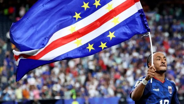 O minúsculo Cabo Verde cresce em popularidade através da corrida dos sonhos na Copa do Mundo
