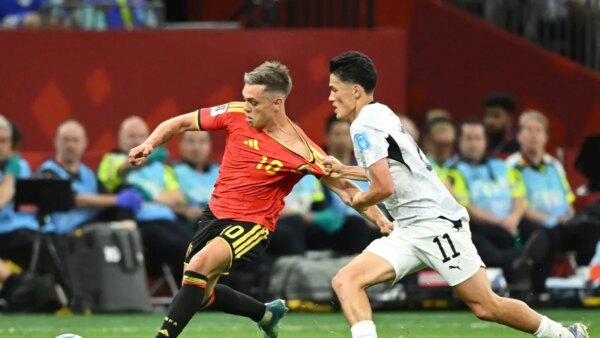 Bélgica vence Nova Zelândia e avança para a fase eliminatória