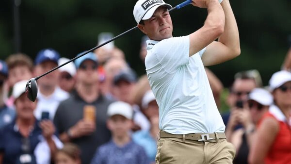 Viktor Hovland birdies 18 para ultrapassar Scottie Scheffler no Travellers