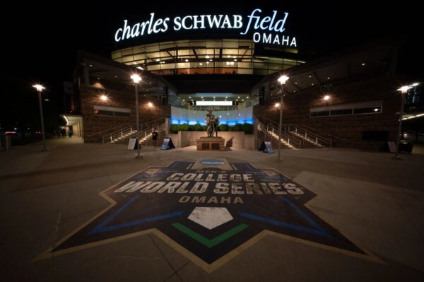College World Series 2026: onde assistir Oklahoma x Carolina do Norte, detalhes da transmissão ao vivo, programação e muito mais