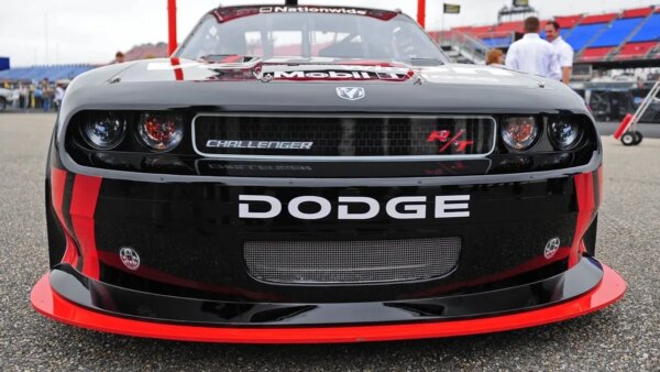 Relatório: Dodge pode retornar à Cup Series em 2027