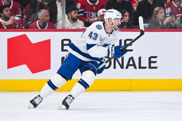 Maple Leafs finalizando acordo de assinatura e negociação para Darren Raddysh da Lightning: Relatório