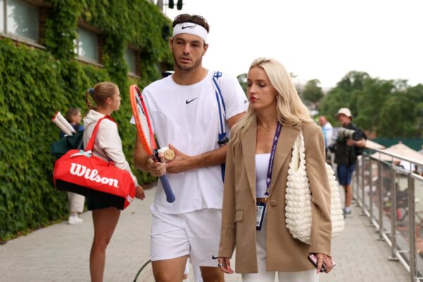 A ex-namorada e influenciadora de tênis de Taylor Fritz, Morgan Riddle, entra em guerra contra os homens fazendo comentários ‘misóginos’ sobre ela