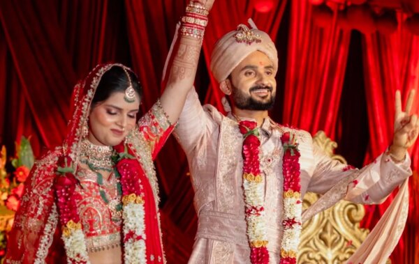 Akash Deep compartilha um motivo hilário para não convidar MS Dhoni, Virat Kohli e Rohit Sharma para seu casamento [Watch]