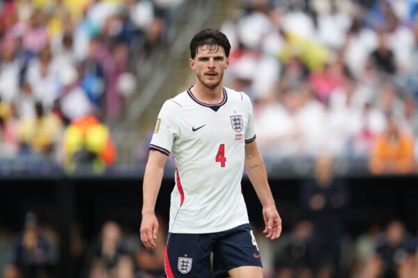 Declan Rice corre o risco de perder o confronto da Inglaterra nas oitavas de final da Copa do Mundo da FIFA