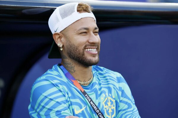 O Brasil deu um grande impulso quando Neymar Jr retornou aos treinos após problemas com lesões antes do confronto com o Haiti na Copa do Mundo da FIFA