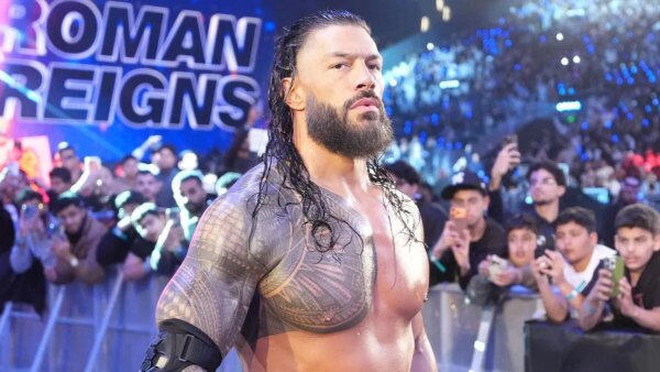 Grande superstar da WWE afirma que é igual a Roman Reigns