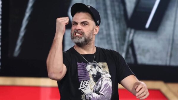 Eddie Kingston finalmente aborda a ausência da AEW; Envia mensagem para o vestiário