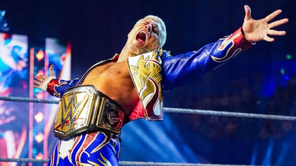 Cody Rhodes afirma ser o rosto da WWE em meio à ausência de Roman Reigns