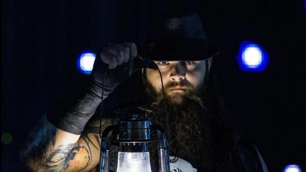 Veterano da WWE afirma que Bray Wyatt queria trazer duas estrelas para a empresa