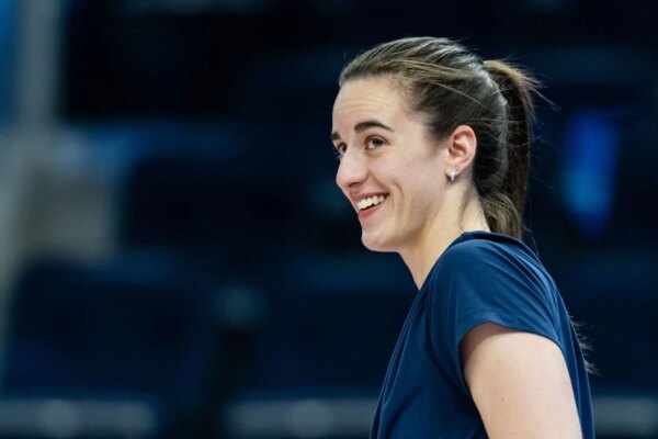 “Gerenciamento de carga em breve”: Salto histórico de 50 jogos da WNBA desencadeia debate acalorado entre fãs sobre segurança e descanso dos jogadores