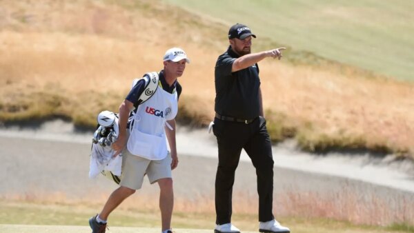 Shane Lowry se transforma em um rosto familiar na troca de caddy