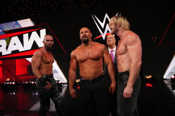 3 Superstars da WWE que poderiam garantir que a visão perdesse o World Tag Team Championship no RAW