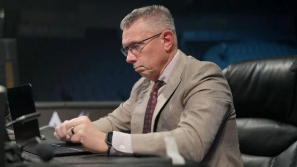 WWE: “Entitled, Spoiled Crybaby”, Michael Cole se transforma em grande estrela antes da noite dos campeões da WWE