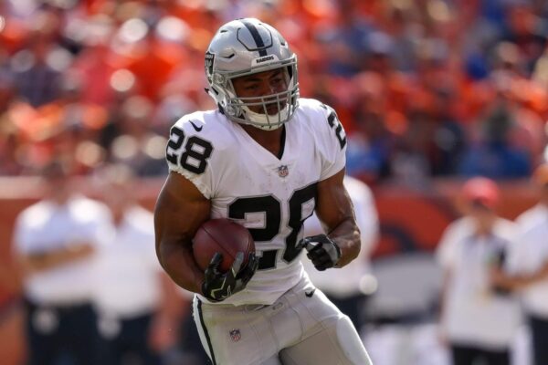 Família do ex-jogador da NFL Doug Martin abre processo por homicídio culposo contra Oakland