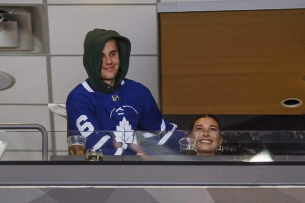 Justin Bieber anuncia Gavin McKenna como escolha nº 1 para Maple Leafs no Draft da NHL de 2026