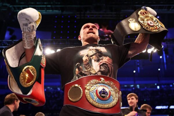 Oleksandr Usyk desocupa seus três títulos mundiais de peso pesado: o que vem a seguir?