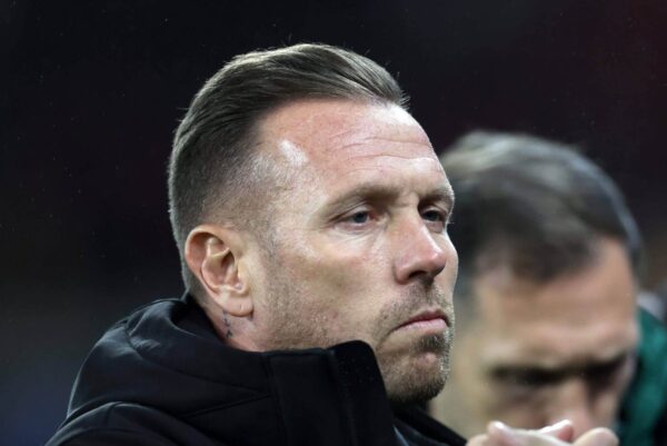 A mudança de Craig Bellamy para se tornar o técnico do Burnley fracassa