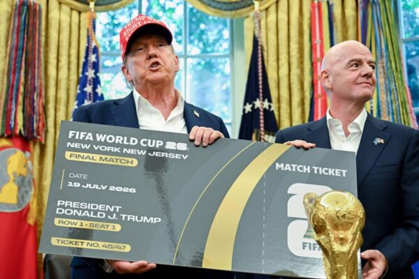 Os Estados Unidos estão iluminando a Copa do Mundo, então onde está o presidente Trump?