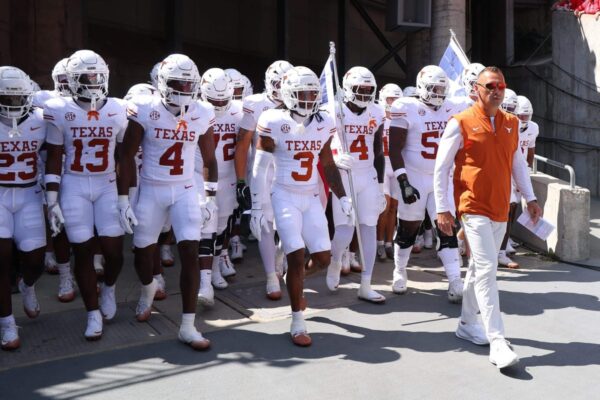 Texas vence Texas A&M pelo CB John Meredith III de 5 estrelas, segundo jogador na classe de 2027