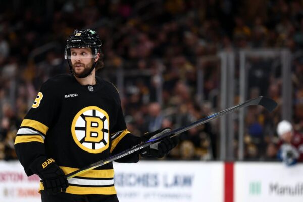 O que estou ouvindo sobre Pavel Zacha, Mason Lohrei e o valor dos ativos comerciais dos Bruins