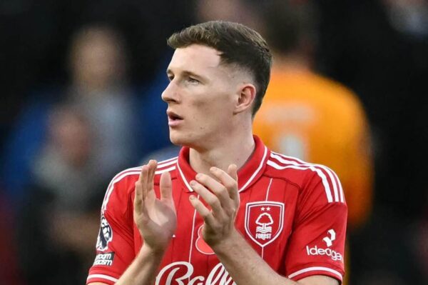 Manchester City faz oferta melhorada por Elliot Anderson