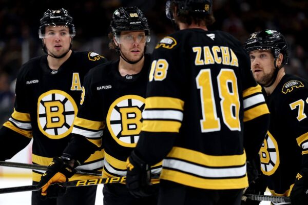 A janela de David Pastrnak não fechará tão cedo. Como isso moldará o plano de curto prazo dos Bruins?