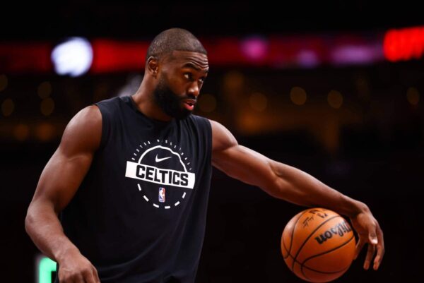 Brad Stevens, do Celtics, foi honesto com Jaylen Brown antes que a notícia do interesse de Giannis vazasse