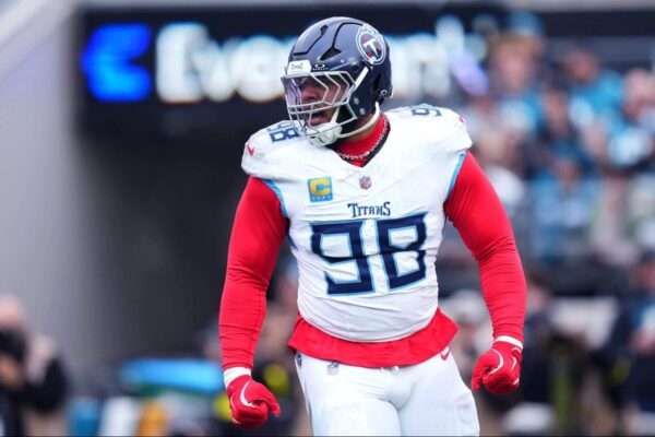 Titãs assinam All-Pro DT Jeffery Simmons para extensão de contrato