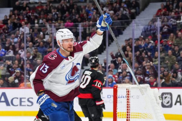 Blue Jackets adquirem Valeri Nichushkin do Avalanche em troca de escolhas no draft: Fontes