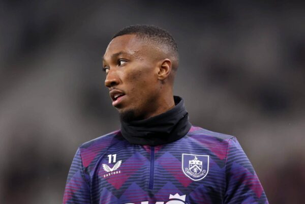 Brentford apresenta oferta pelo extremo do Burnley, Jaidon Anthony